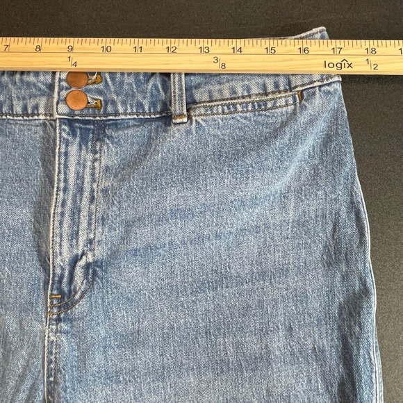 Talbots Easy Straight Ankle Blue Jeans Pearl Wash Distressed Hem Womens Size 12 - Picture 10 of 12